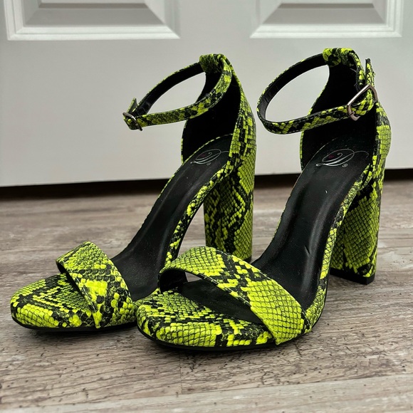 Heart in D neon green snake print block heel sandals - Picture 1 of 4